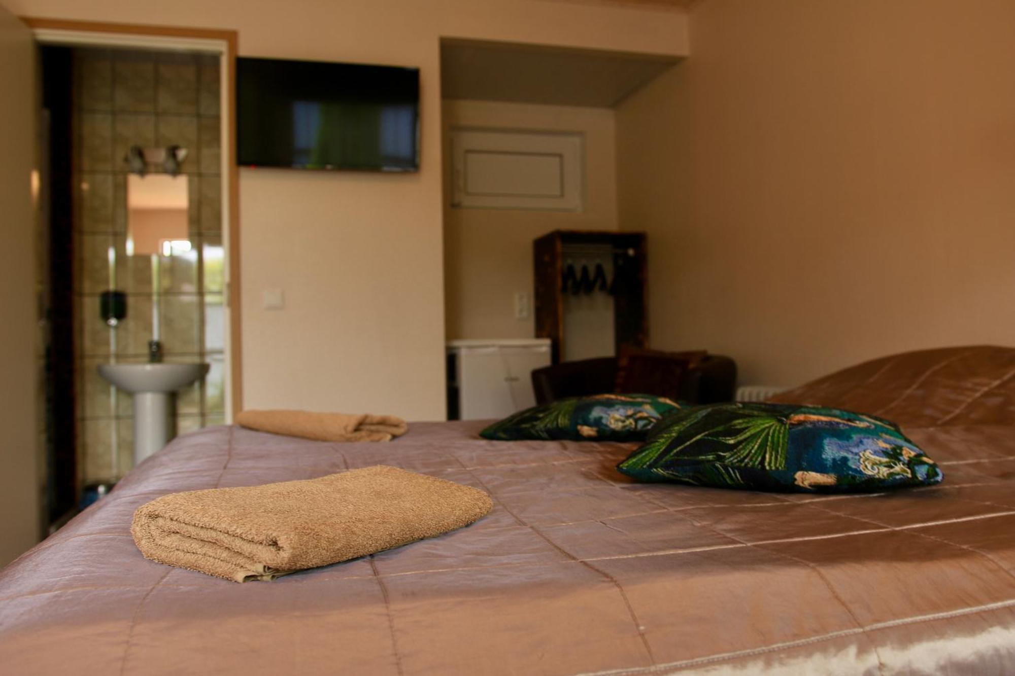Guesthouse Maenniku Παρνού Εξωτερικό φωτογραφία